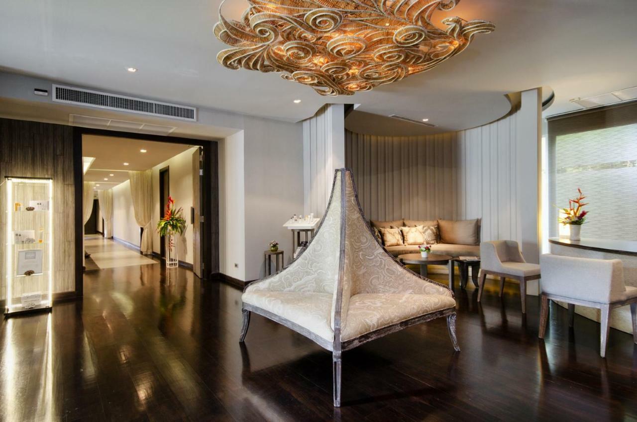Wyndham Sea Pearl Resort, Phuket Patong Exteriér fotografie The lobby of the hotel