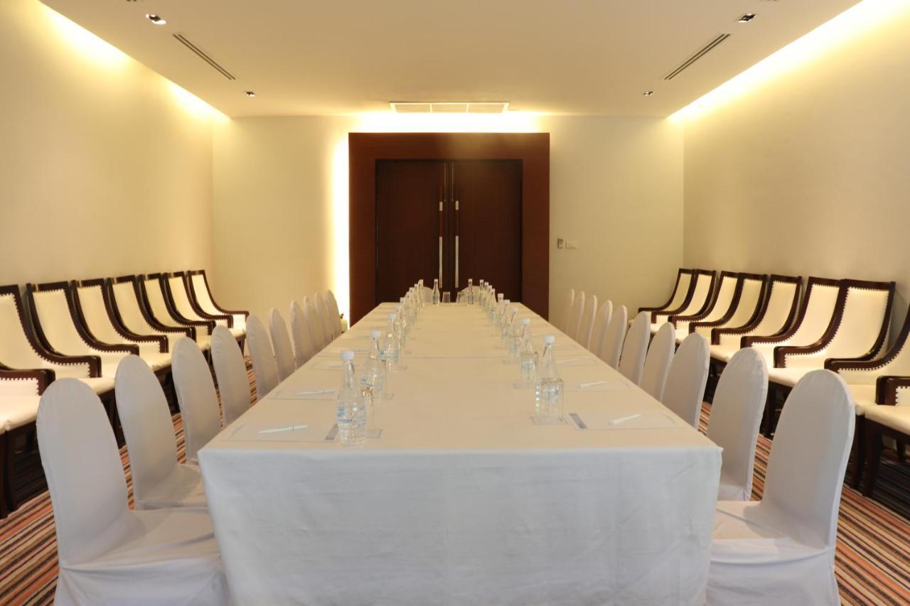 Wyndham Sea Pearl Resort, Phuket Patong Exteriér fotografie A meeting room at a hotel