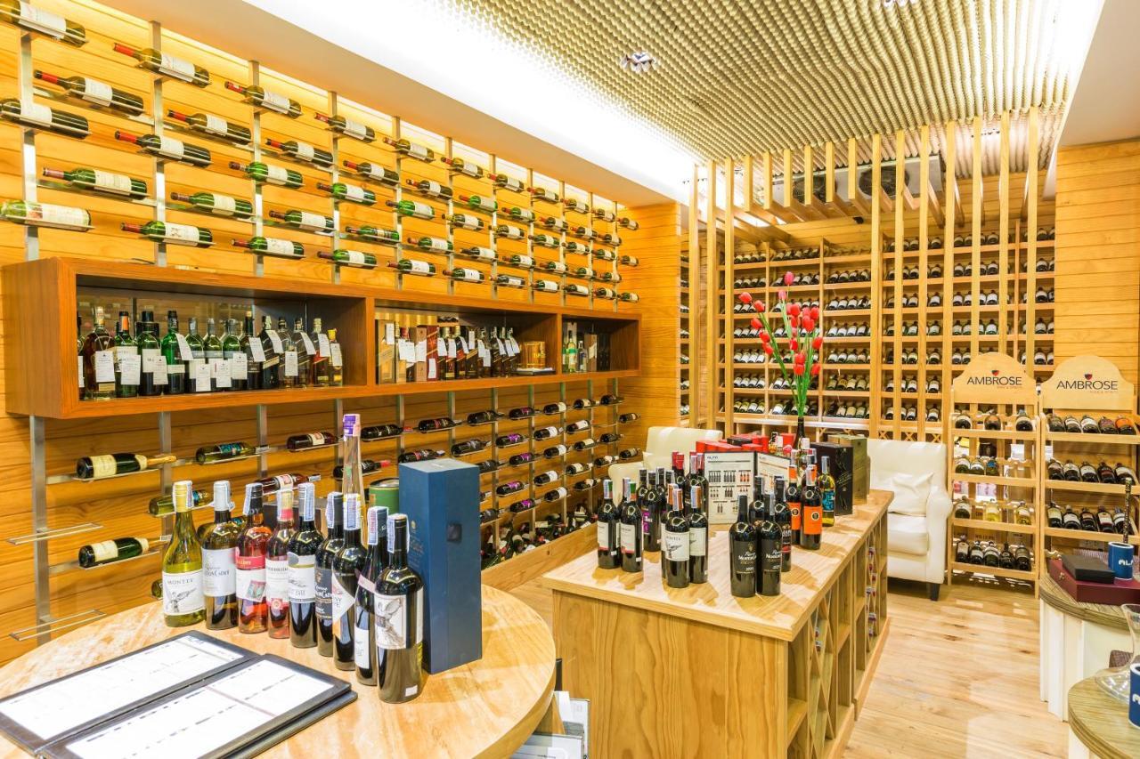Wyndham Sea Pearl Resort, Phuket Patong Exteriér fotografie Wine shop in Hong Kong